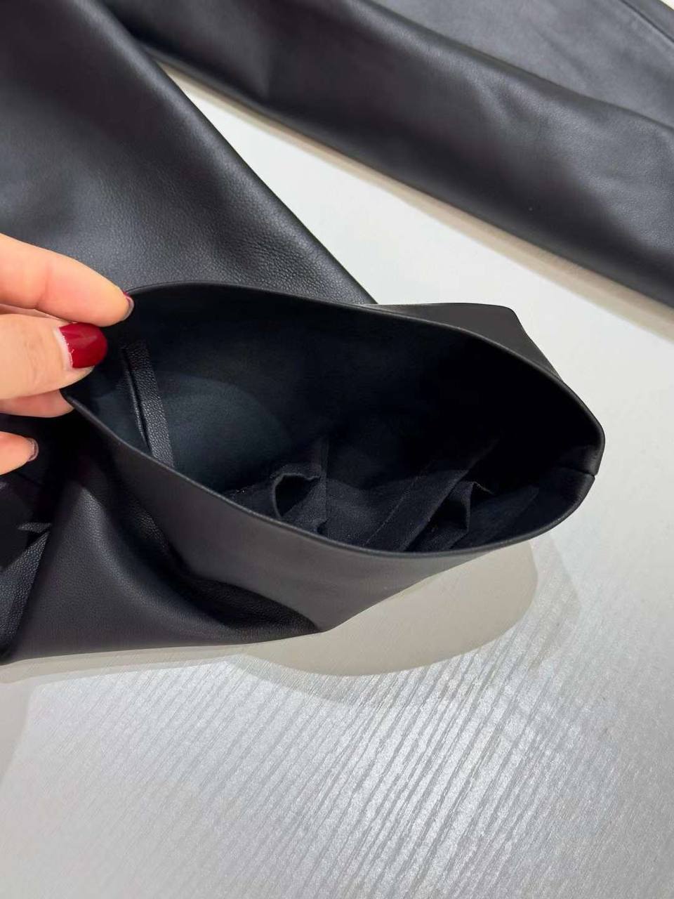 Дизайнерские кожаные брюки BC BP-49968 Дизайнерские кожаные брюки BC BP-49968