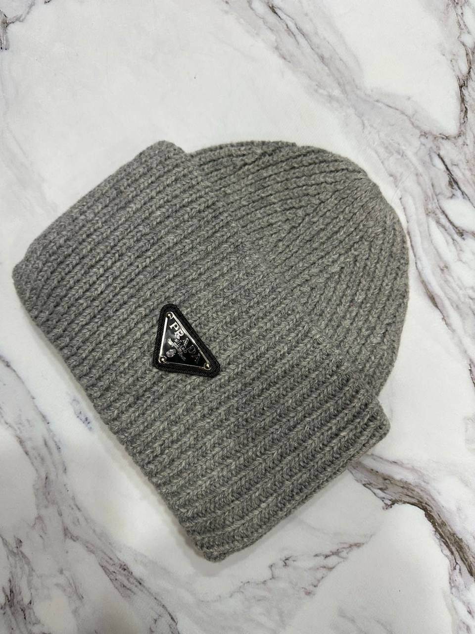 Лимитированная шапка Prada BP-42796 Лимитированная шапка Prada BP-42796