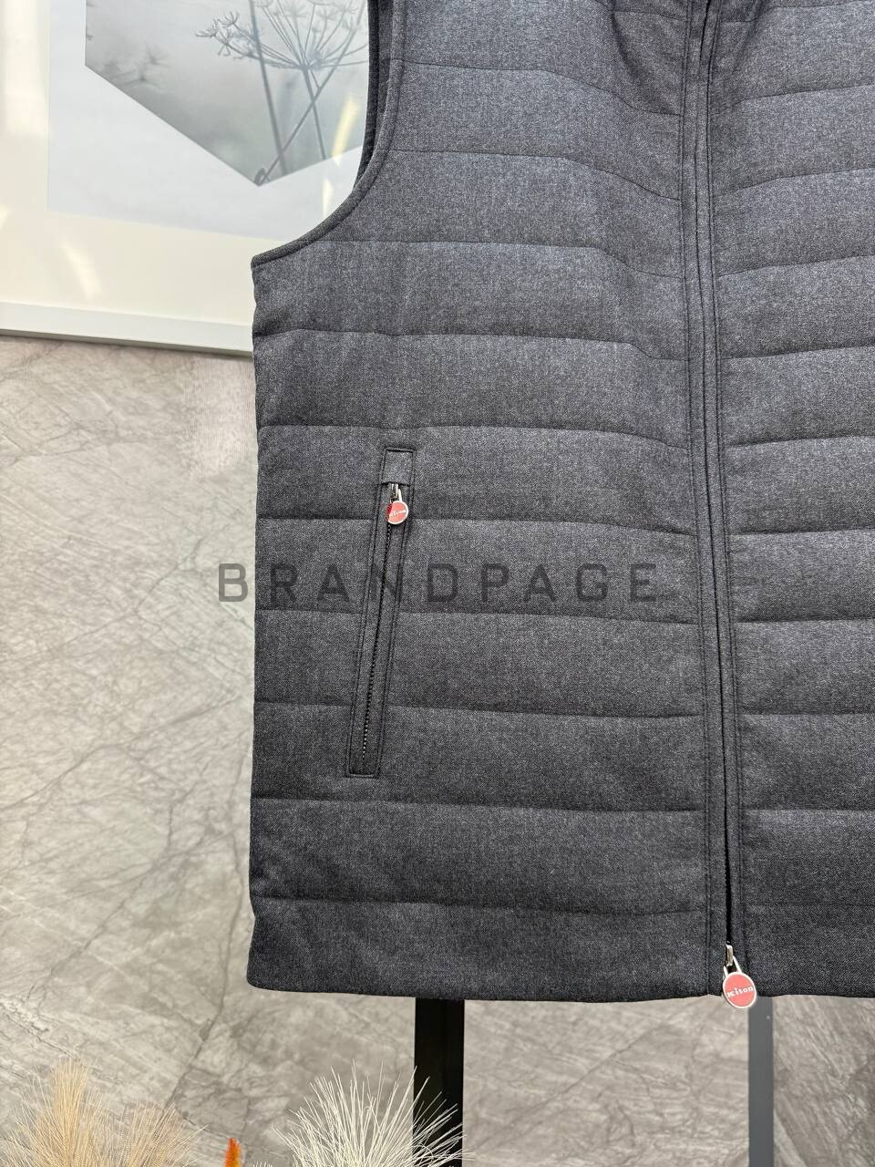 Жилетка нейлоновая KITON BPLUX5602 Жилетка нейлоновая KITON BPLUX5602