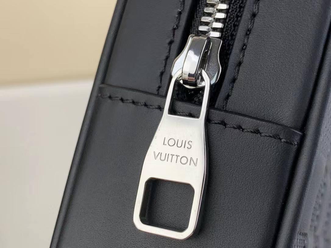 Борсетка BP-39692 от Louis Vuitton Борсетка BP-39692 от Louis Vuitton