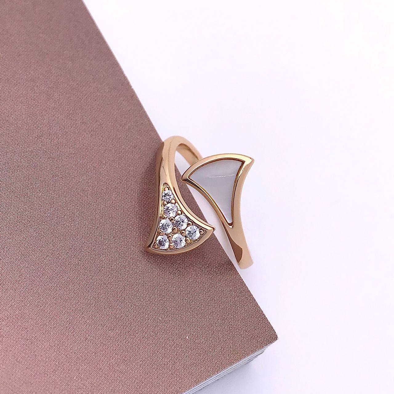 Кольцо Bvlgari Bvlgari BP-54049 люксовое Кольцо Bvlgari Bvlgari BP-54049 люксовое