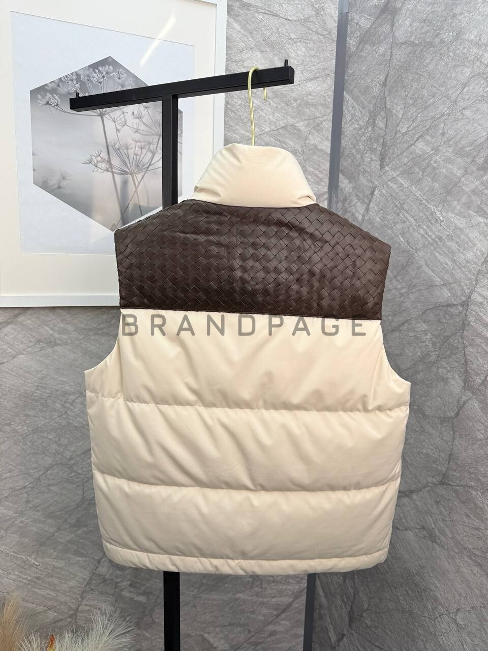 Жилетка из нейлона и телячьей кожи Bottega Veneta BPLUX5495 Жилетка из нейлона и телячьей кожи Bottega Veneta BPLUX5495