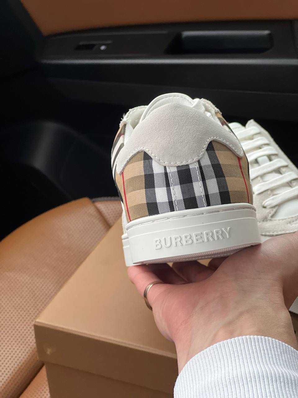 Трендовые кеды белые Burberry BP-695851 Трендовые кеды белые Burberry BP-695851