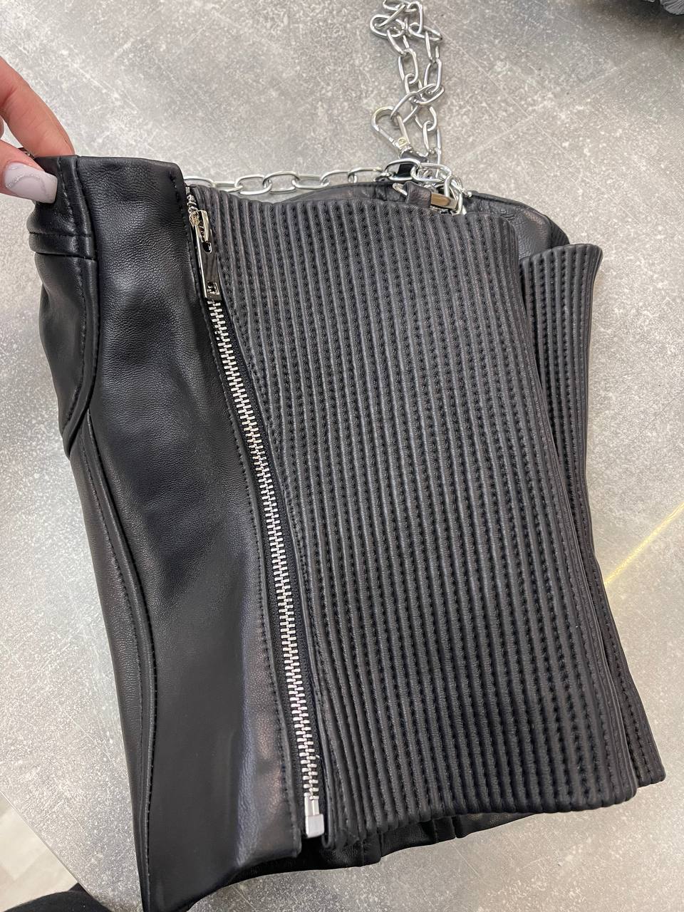 Кожаный топ Yves Saint Laurent BP-44953 элитный Кожаный топ Yves Saint Laurent BP-44953 элитный