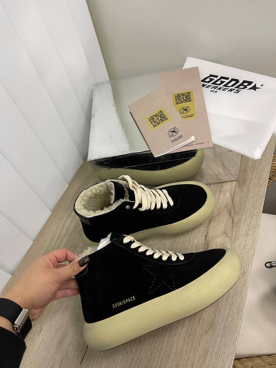 Повседневные женские кеды Golden Goose BP-24216 Повседневные женские кеды Golden Goose BP-24216