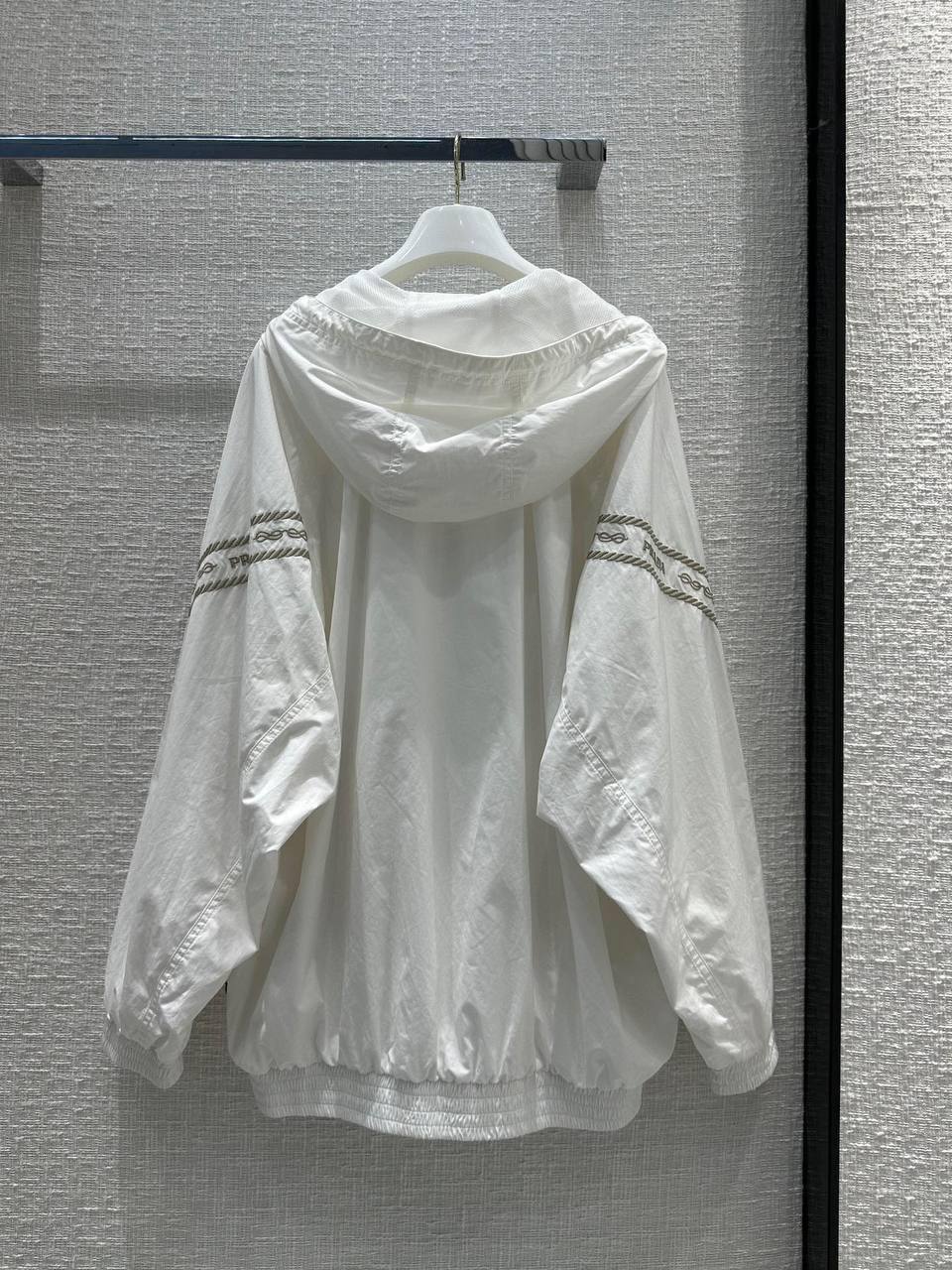 Элитная ветровка Prada BP-38127 Элитная ветровка Prada BP-38127