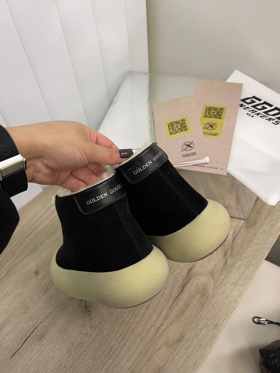 Повседневные женские кеды Golden Goose BP-24216 Повседневные женские кеды Golden Goose BP-24216