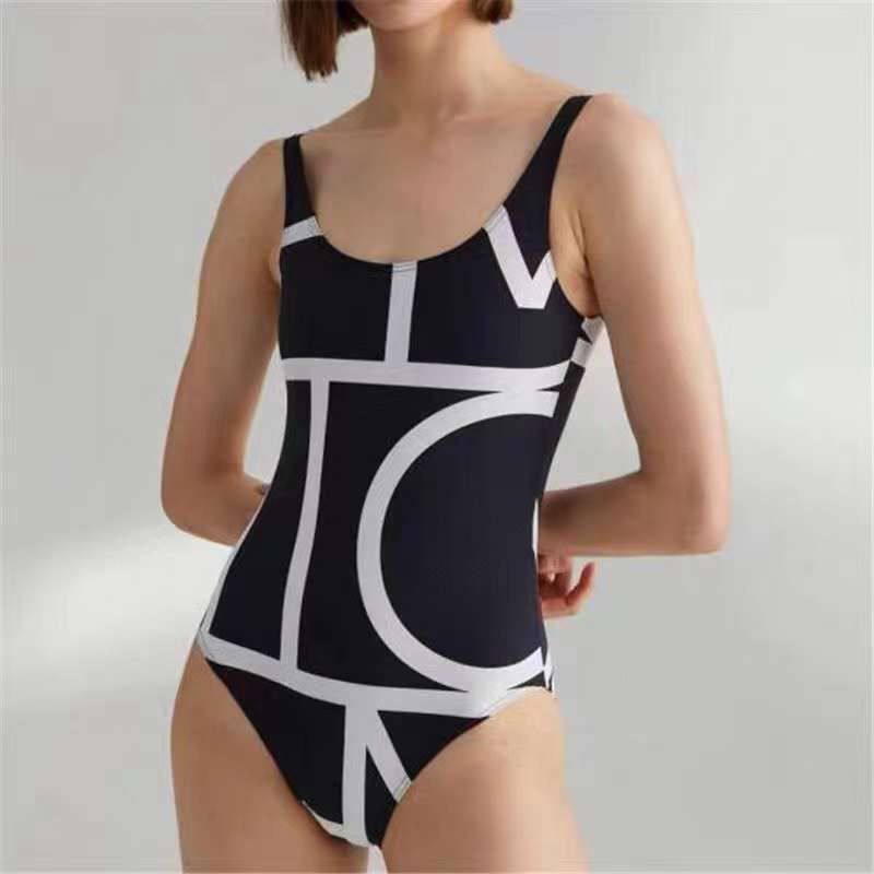 Трендовый купальник Toteme BP-33850 Трендовый купальник Toteme BP-33850