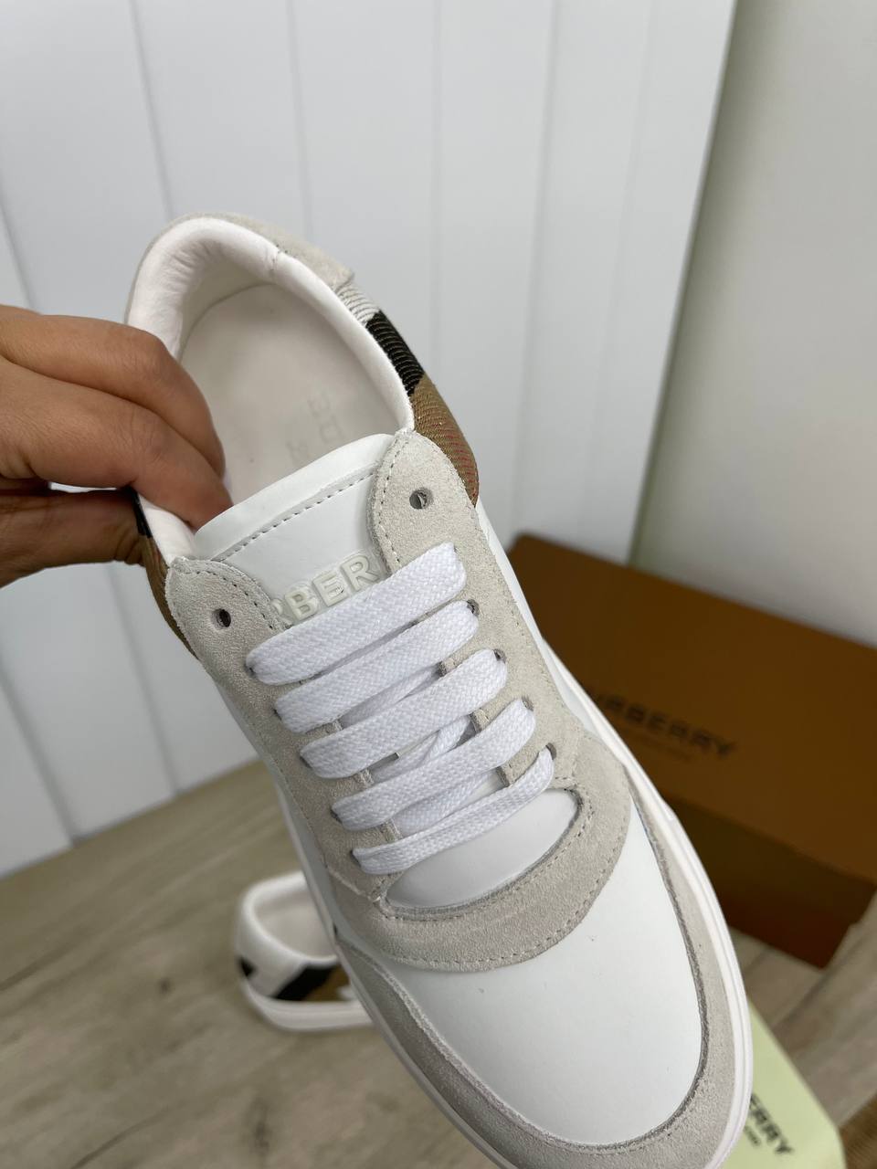 Трендовые кеды Burberry BP-19456 Трендовые кеды Burberry BP-19456