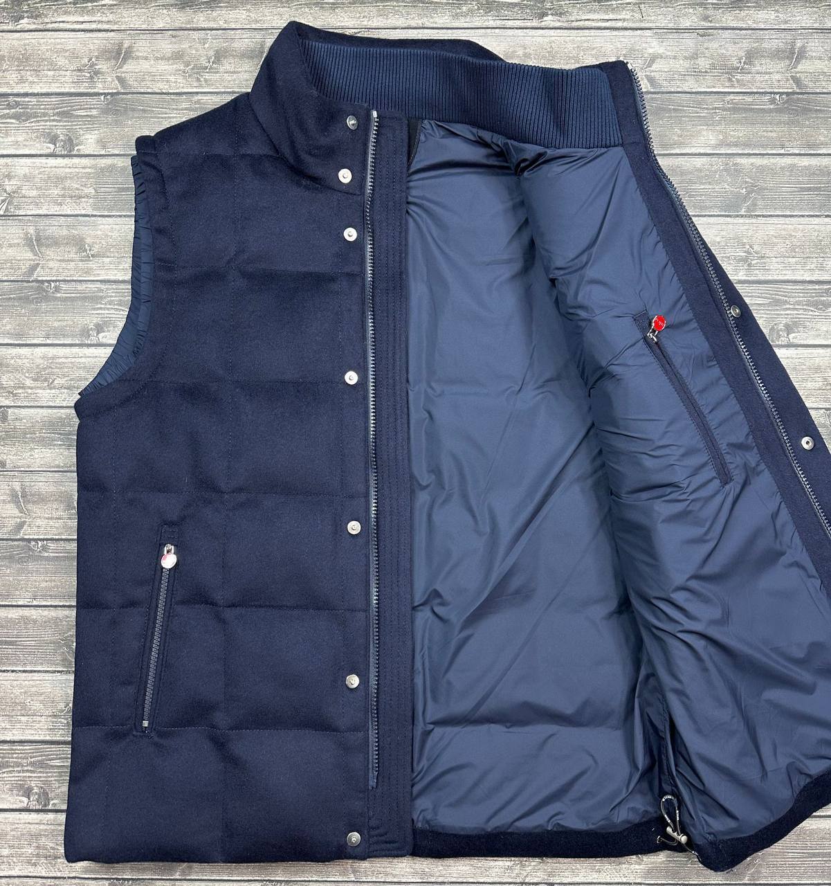 Жилет Kiton модель BP-41906 Жилет Kiton модель BP-41906