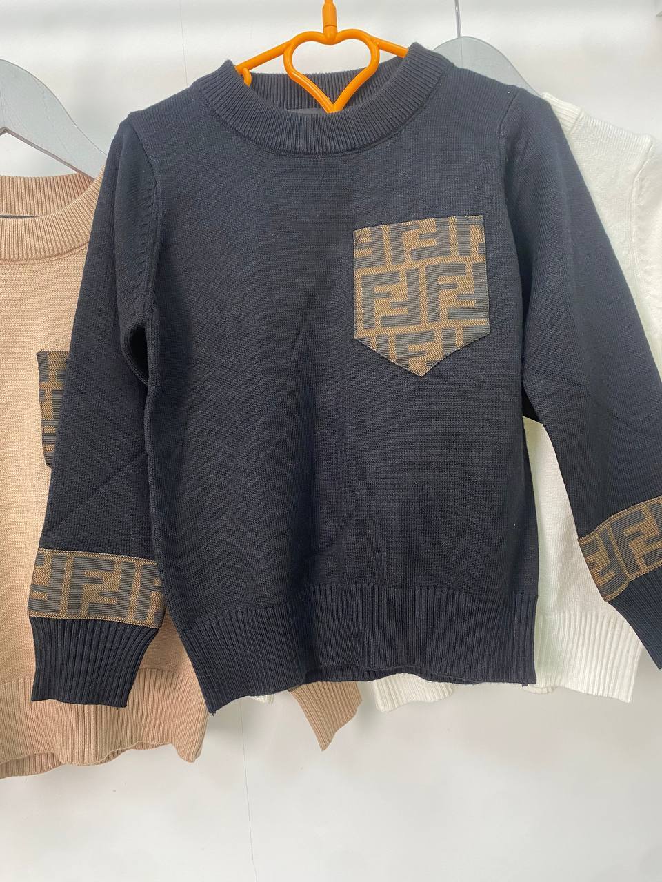 Классический свитер Fendi BP-17886 Классический свитер Fendi BP-17886