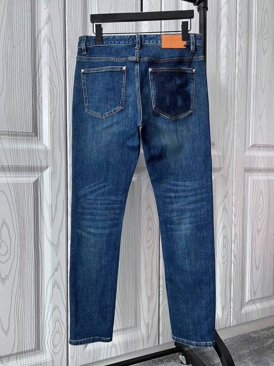 Джинсы Burberry BP-40399 стильные Джинсы Burberry BP-40399 стильные