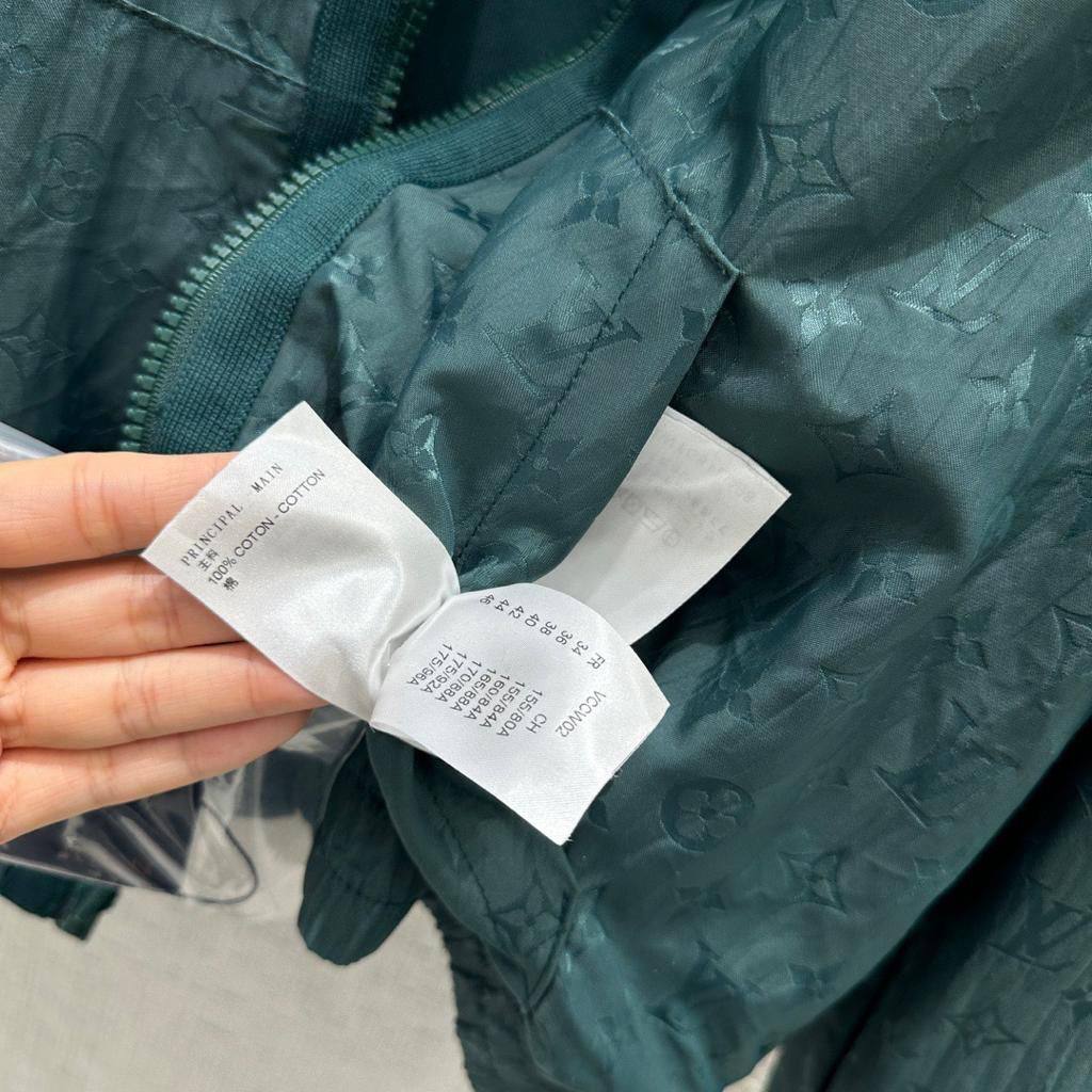 Коллекционный спортивный костюм Louis Vuitton BP-45287 Коллекционный спортивный костюм Louis Vuitton BP-45287