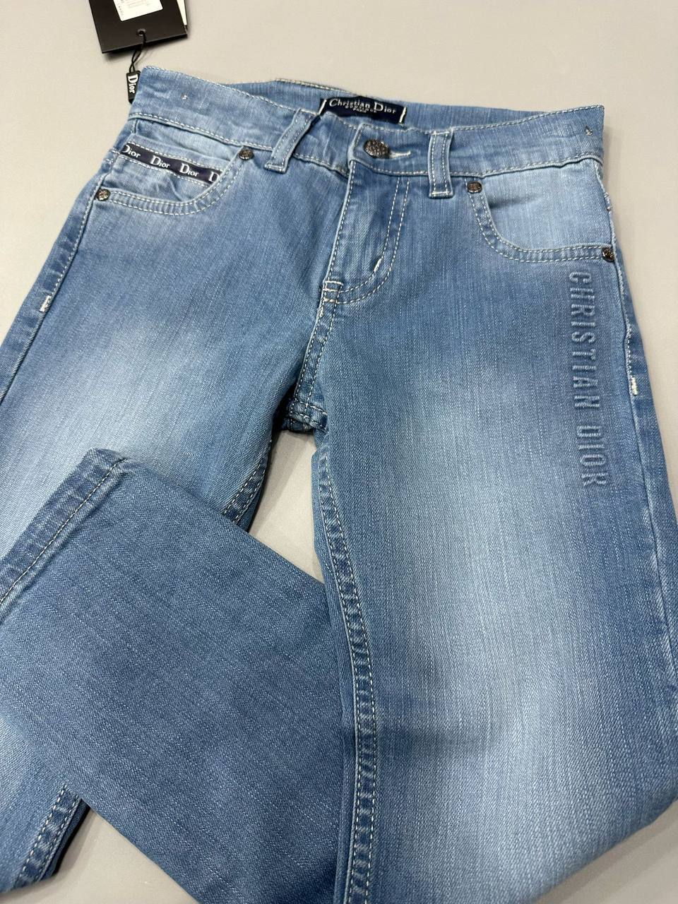 Джинсы Christian Dior BP-46532 стильные Джинсы Christian Dior BP-46532 стильные