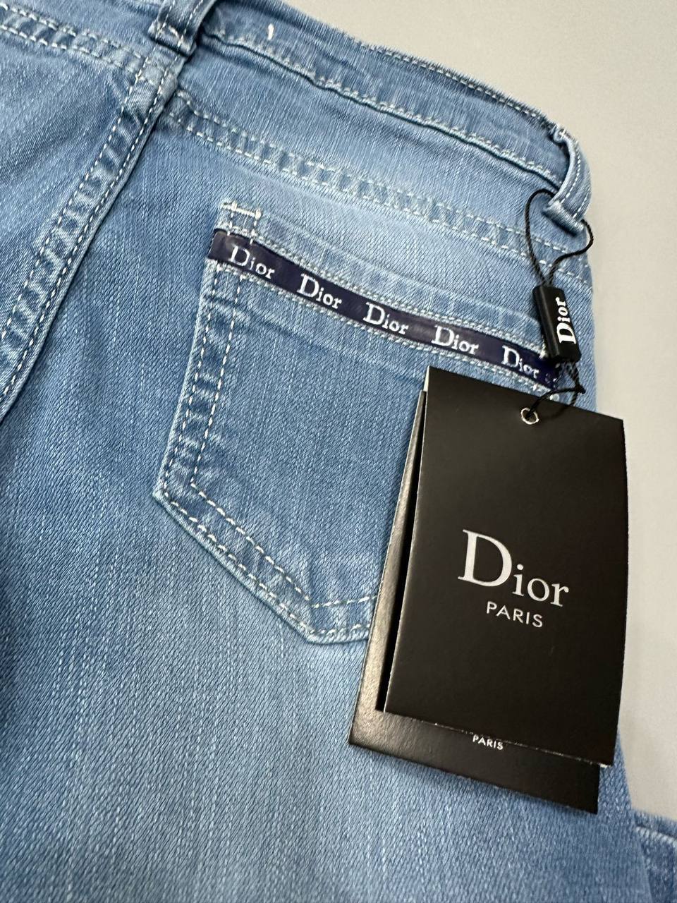 Джинсы Christian Dior BP-46532 стильные Джинсы Christian Dior BP-46532 стильные