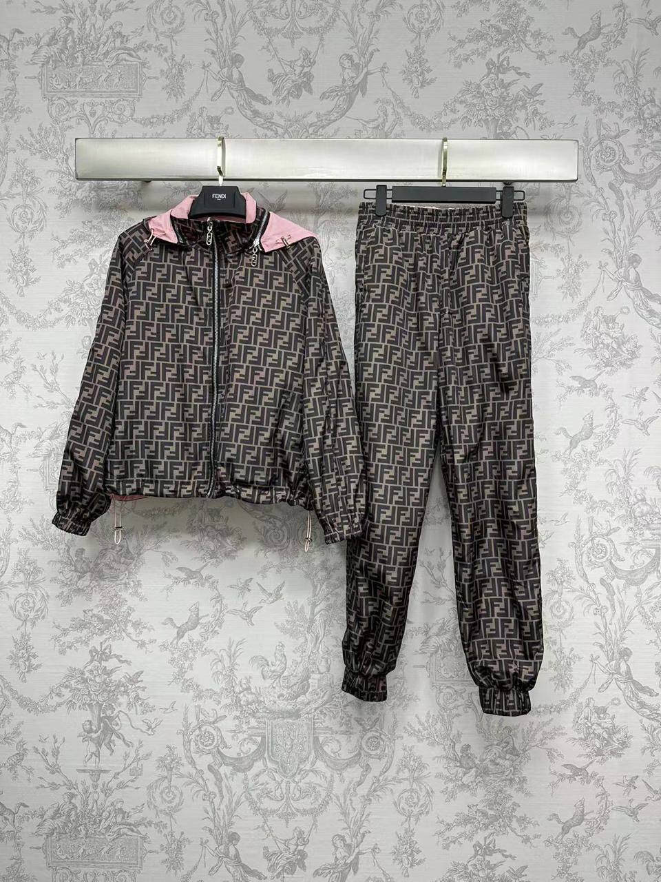 Премиум двусторонний костюм Fendi BP-47935 Премиум двусторонний костюм Fendi BP-47935