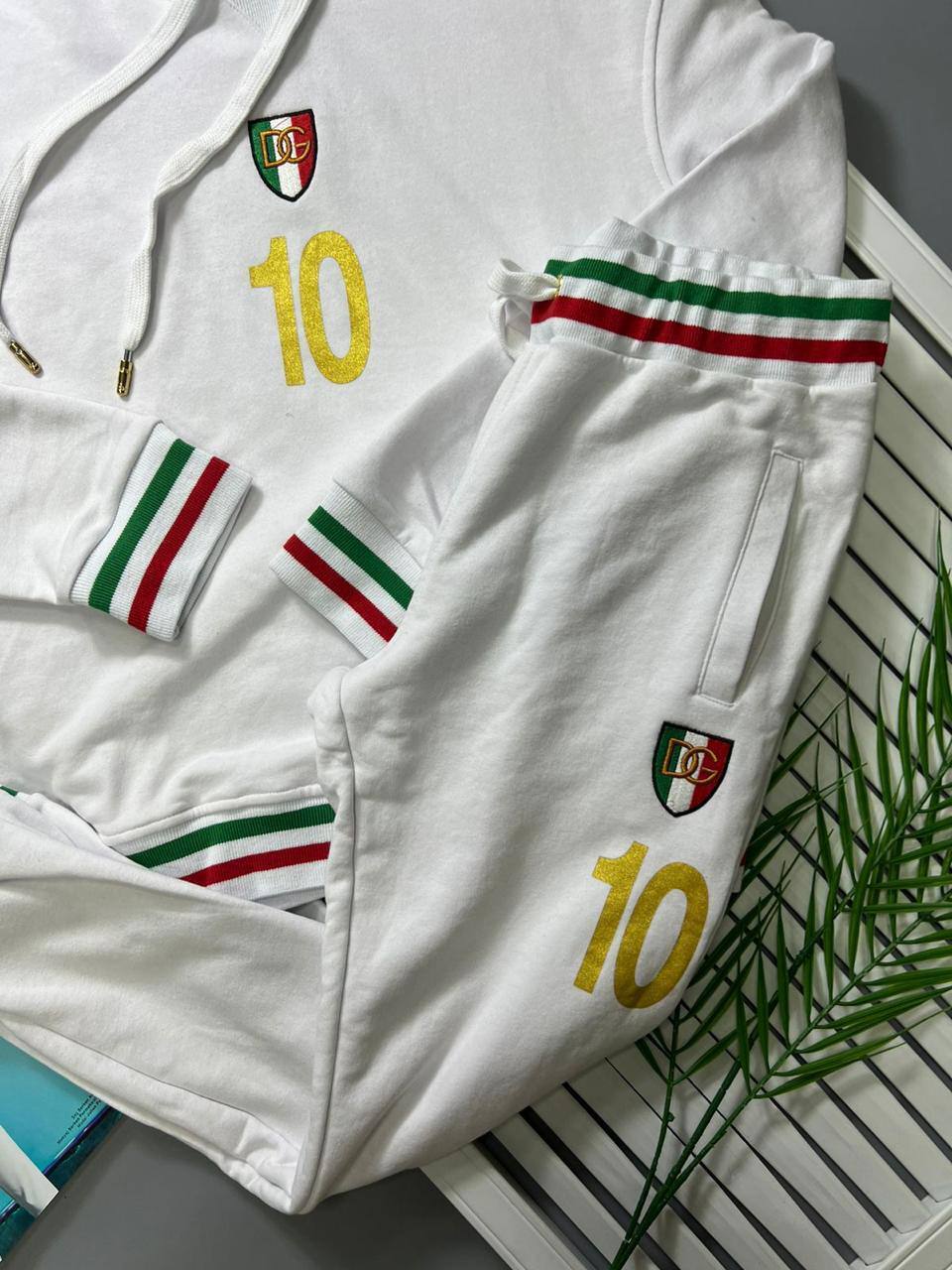 Белый спортивный костюм с резинкой Dolce & Gabbana BP-17406 Белый спортивный костюм с резинкой Dolce & Gabbana BP-17406