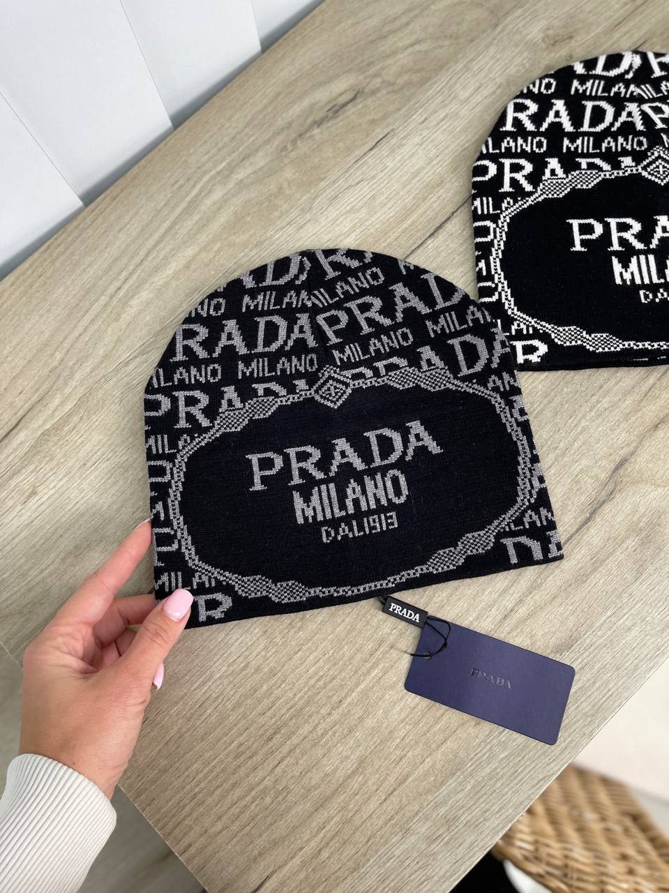 Коллекционная шапка Prada BP-22889 Коллекционная шапка Prada BP-22889