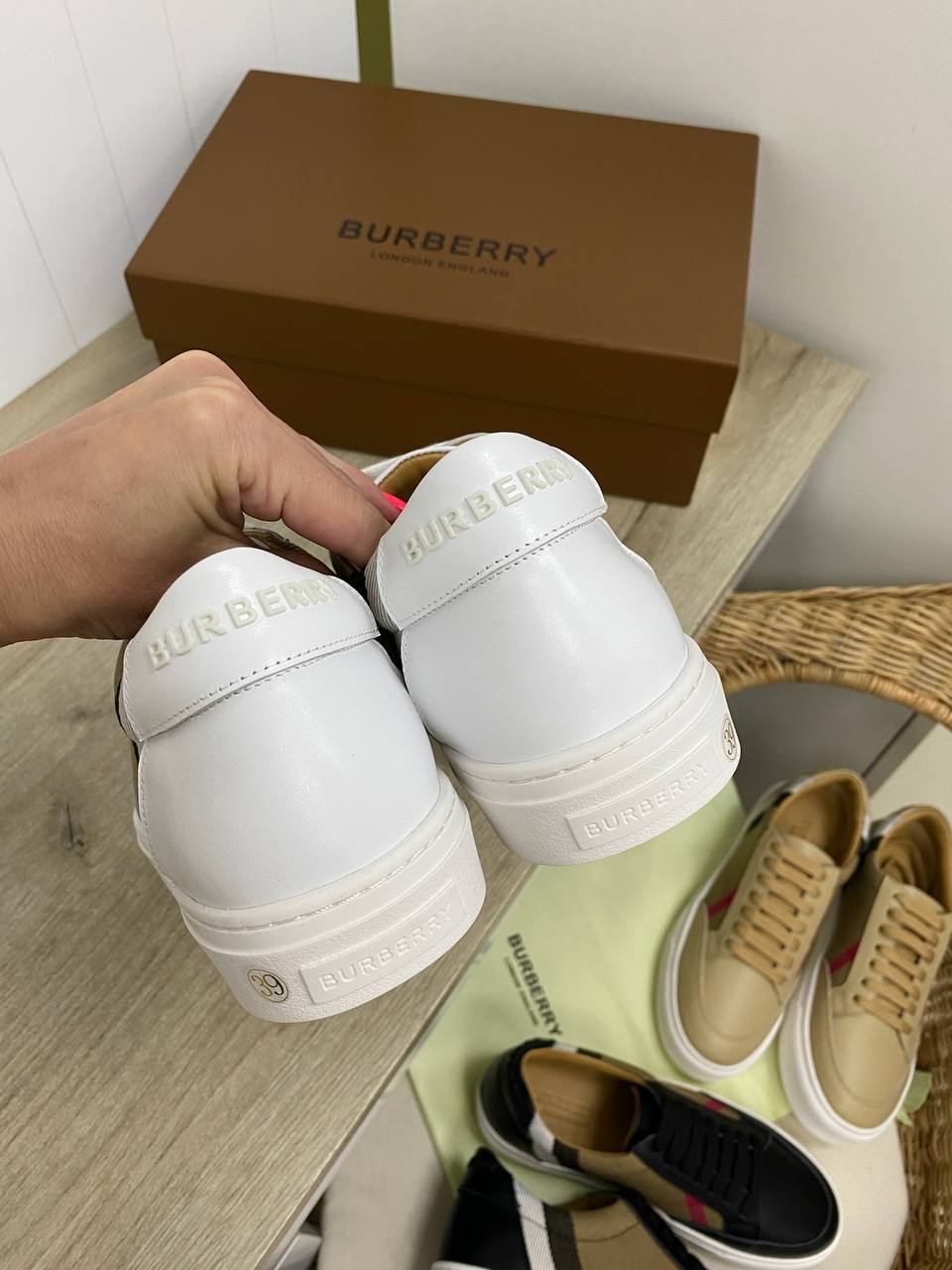 Burberry повседневные женские кеды BP-34658 Burberry повседневные женские кеды BP-34658