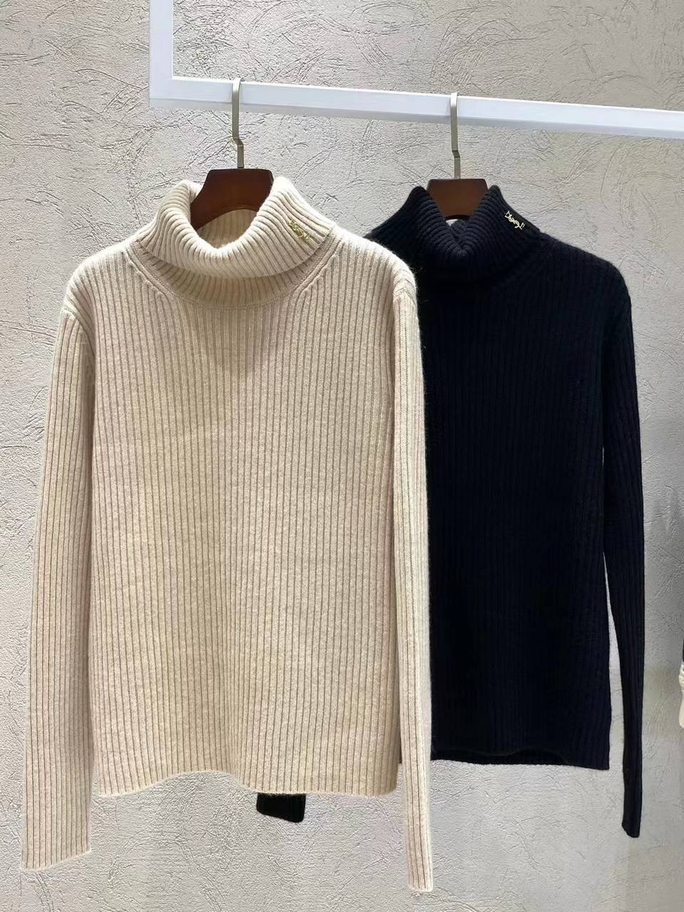 Коллекционная водолазка Yves Saint Laurent BP-26279 Коллекционная водолазка Yves Saint Laurent BP-26279