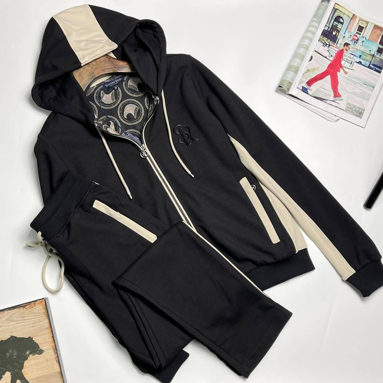 Черный спортивный костюм с капюшоном Stefano Ricci BP-20738 Черный спортивный костюм с капюшоном Stefano Ricci BP-20738
