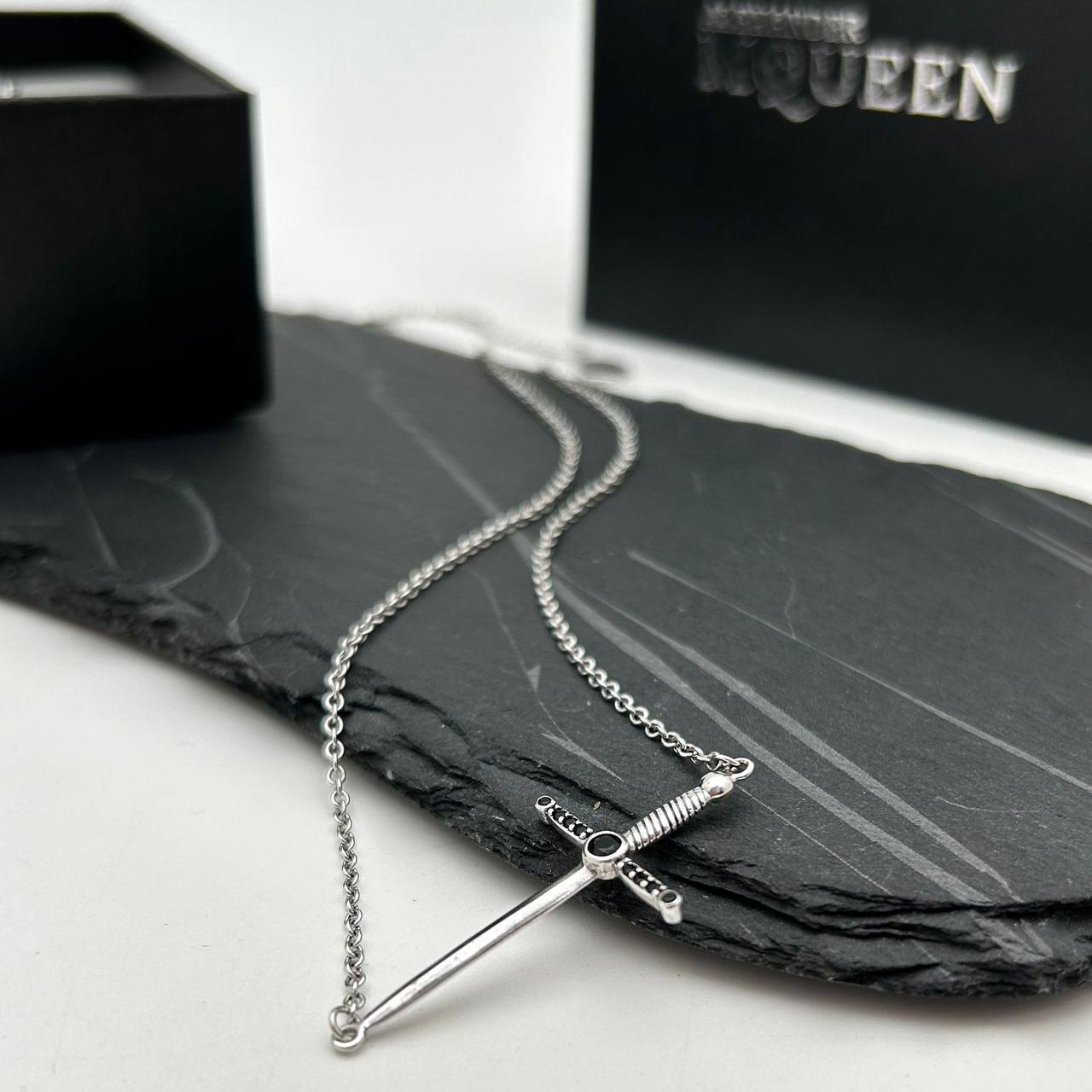 Коллекционная подвеска Alexander McQueen BP-54618 Коллекционная подвеска Alexander McQueen BP-54618