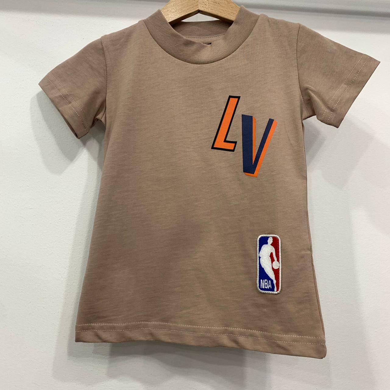 Louis Vuitton футболка BP-46283 эксклюзивная Louis Vuitton футболка BP-46283 эксклюзивная