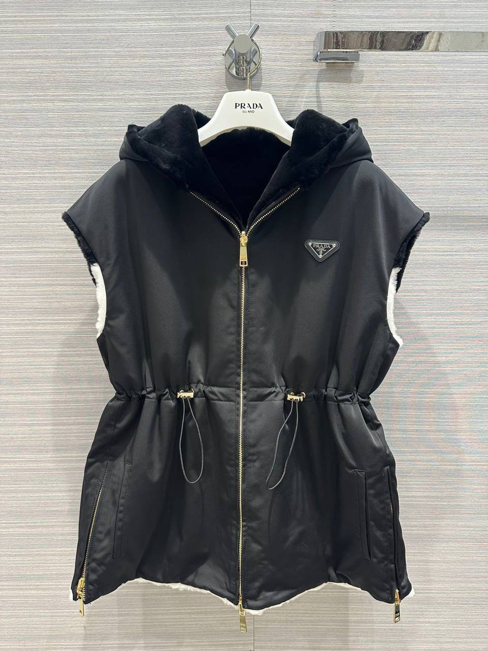 Двухсторонний жилет премиум-класса Prada BP-43433 Двухсторонний жилет премиум-класса Prada BP-43433