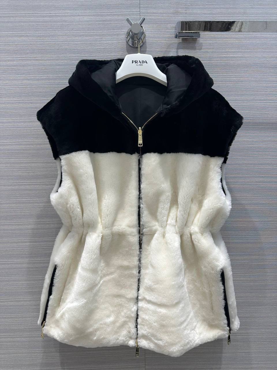 Двухсторонний жилет премиум-класса Prada BP-43433 Двухсторонний жилет премиум-класса Prada BP-43433
