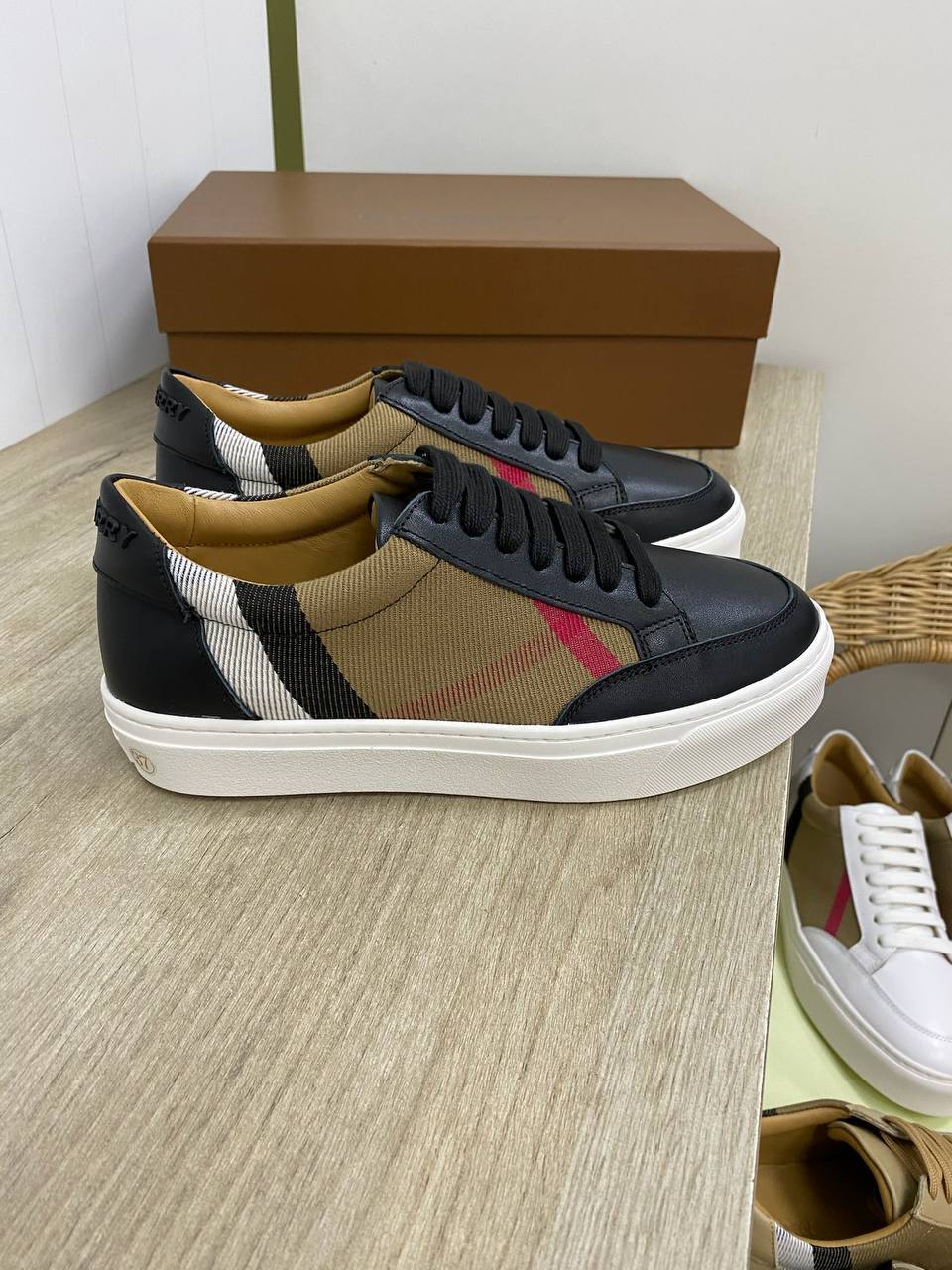 Кеды женские трендовые Burberry BP-34657 Кеды женские трендовые Burberry BP-34657