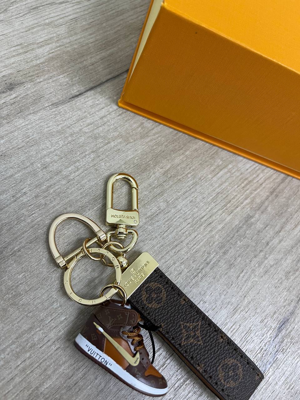 Коллекционный брелок Louis Vuitton BP-29542 Коллекционный брелок Louis Vuitton BP-29542