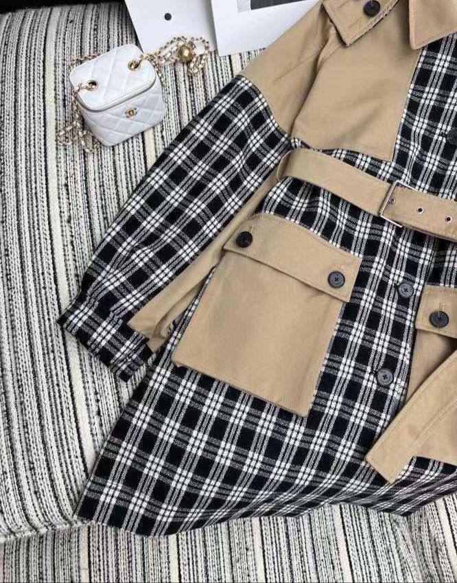 Пальто с поясом и капюшоном Christian Dior BP-23975 Пальто с поясом и капюшоном Christian Dior BP-23975