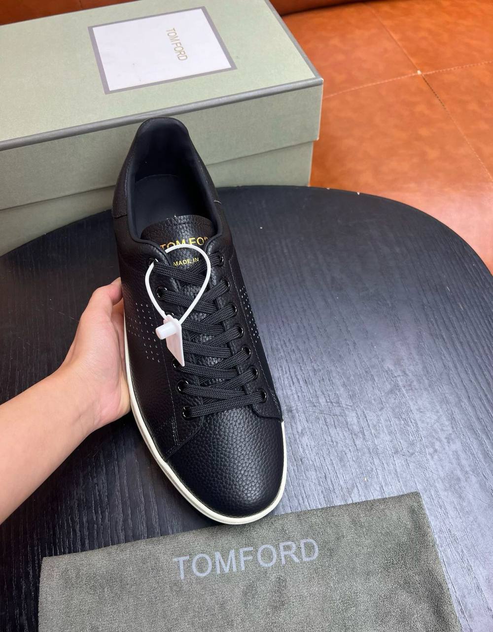 Tom Ford стильные кеды BP-46835 Tom Ford стильные кеды BP-46835