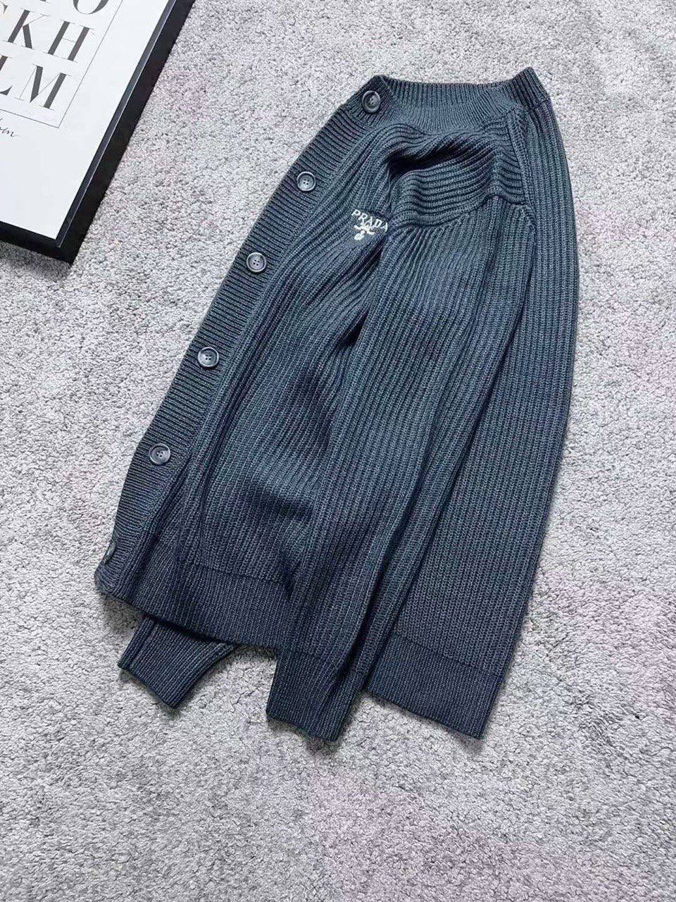 Prada кардиган лимитированный BP-40408 Prada кардиган лимитированный BP-40408