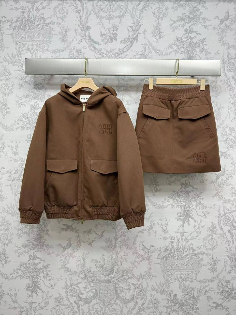 Miu Miu женский костюм трендовый BP-44020 Miu Miu женский костюм трендовый BP-44020