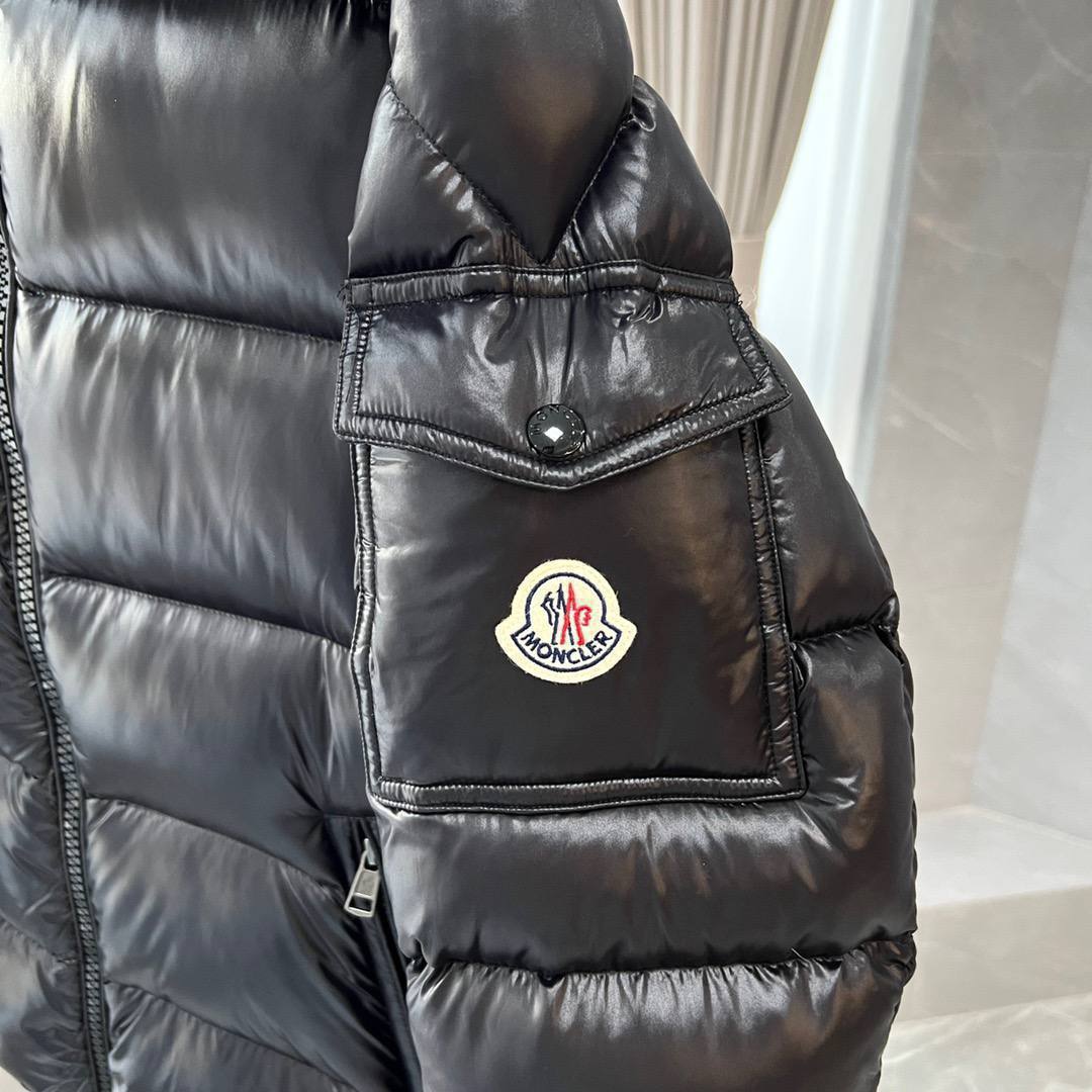 Пуховик черный Maya Moncler BP-000657 Пуховик черный Maya Moncler BP-000657