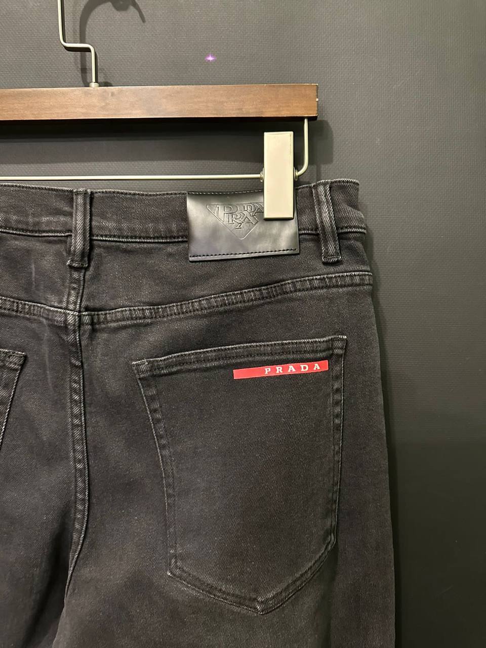 Джинсы люксовые Prada BP-43958 Джинсы люксовые Prada BP-43958