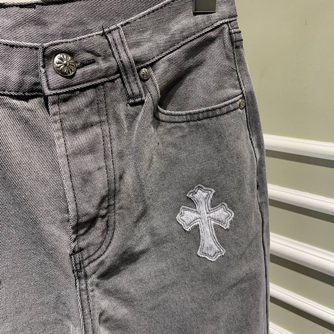 Повседневные джинсы Chrome Hearts BP-20316 Повседневные джинсы Chrome Hearts BP-20316