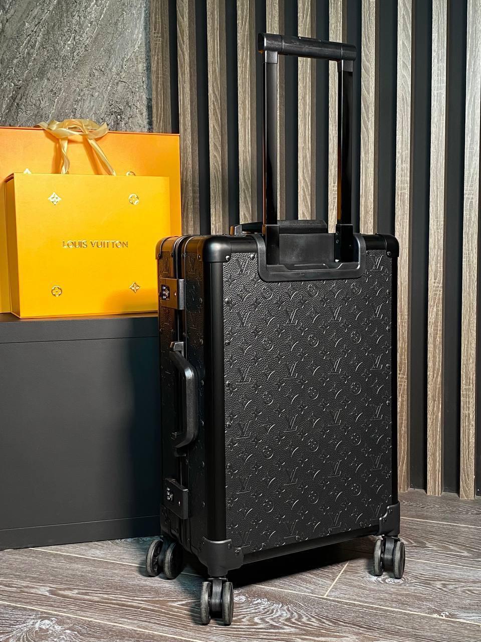 Louis Vuitton стильный чемодан BP-51283 Louis Vuitton стильный чемодан BP-51283