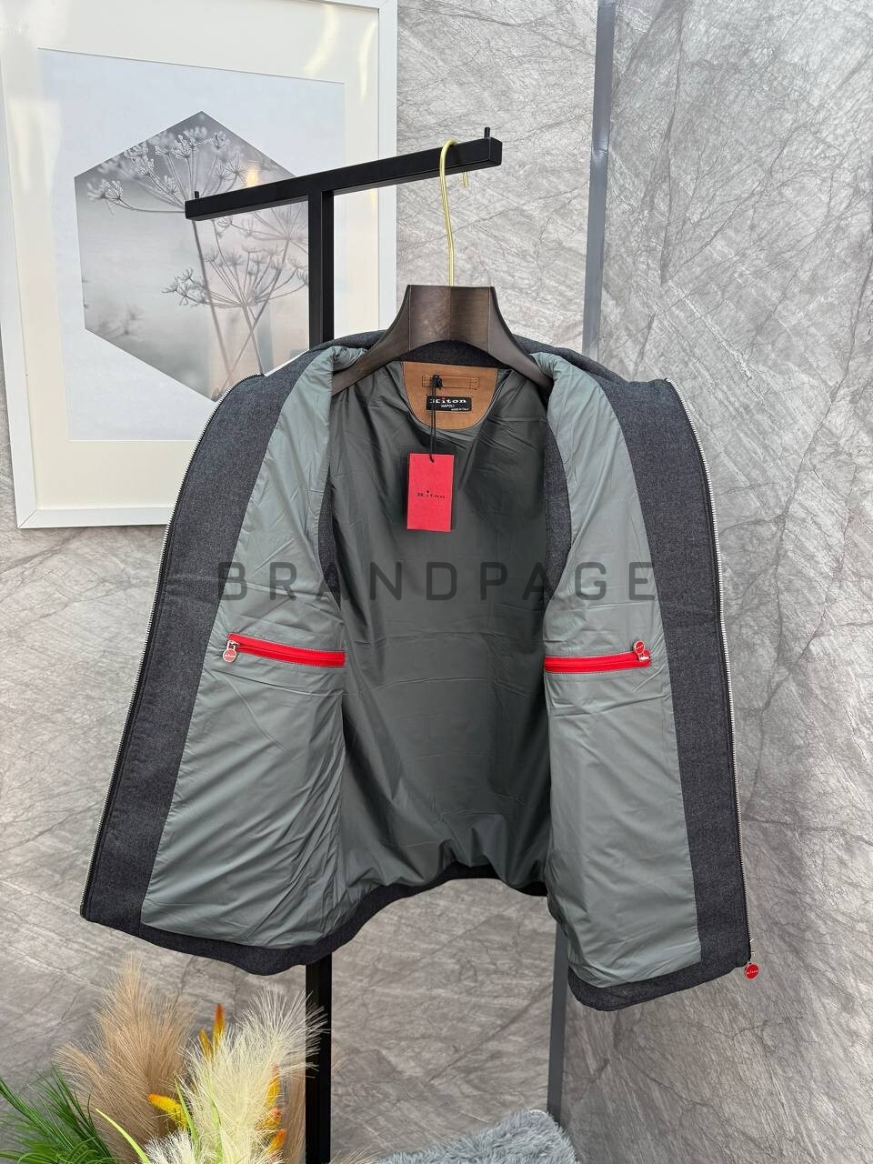 Жилетка нейлоновая KITON BPLUX5602 Жилетка нейлоновая KITON BPLUX5602