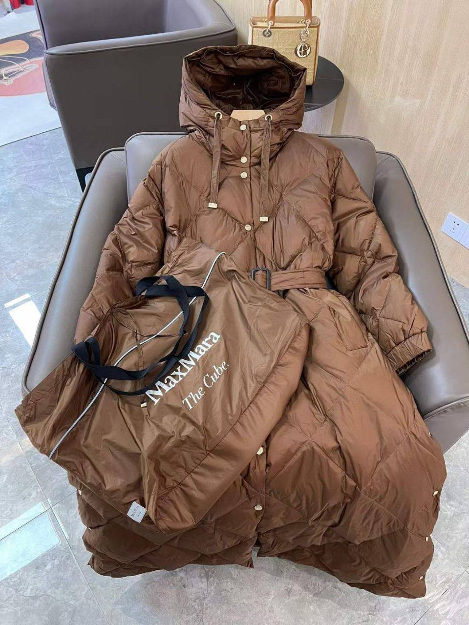 Коллекционный пуховик Max Mara BP-39433 Коллекционный пуховик Max Mara BP-39433