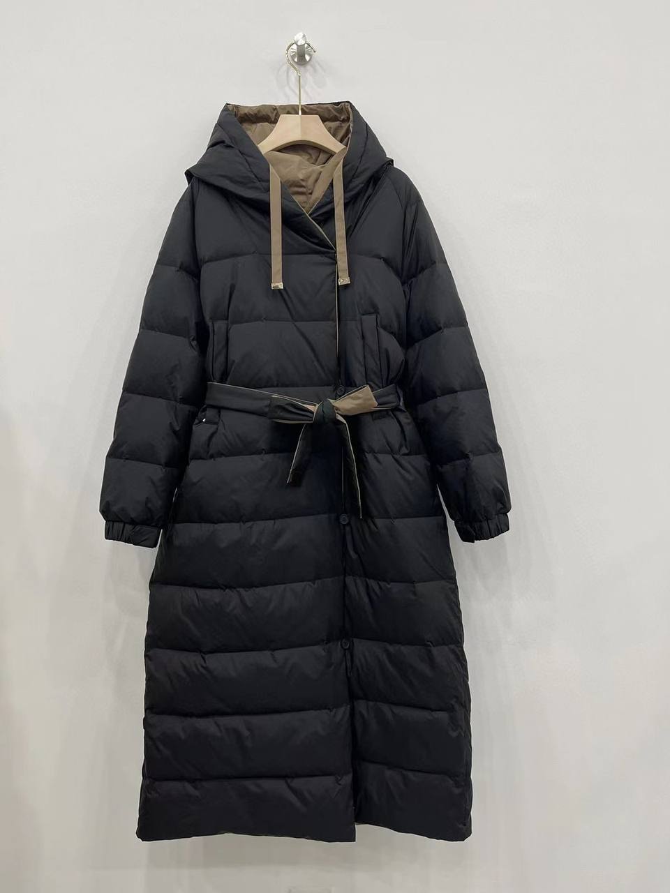 Двухсторонний пуховик элитный Max Mara BP-21260 Двухсторонний пуховик элитный Max Mara BP-21260