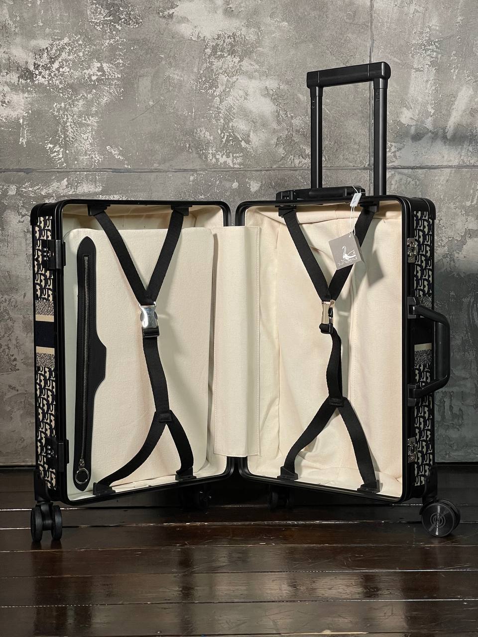 Чемодан Christian Dior 38х57х22см BP-17341 Чемодан Christian Dior 38х57х22см BP-17341