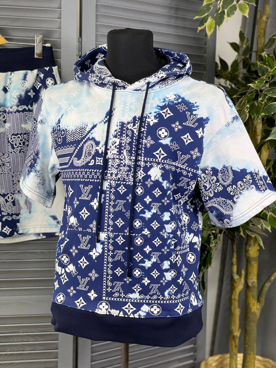 Мужской костюм Louis Vuitton с коротким рукавом BP-28376 Мужской костюм Louis Vuitton с коротким рукавом BP-28376