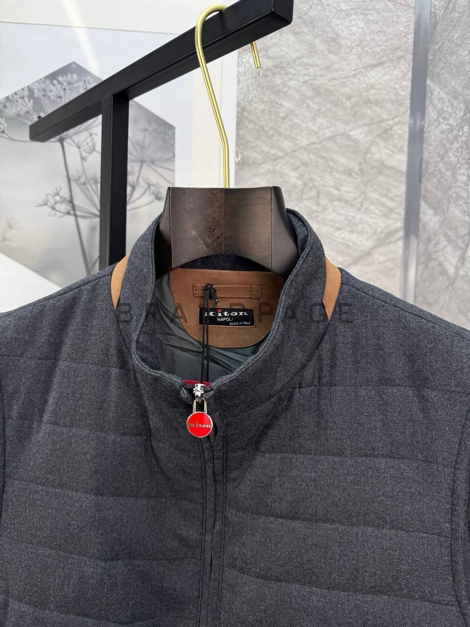 Жилетка нейлоновая KITON BPLUX5602 Жилетка нейлоновая KITON BPLUX5602