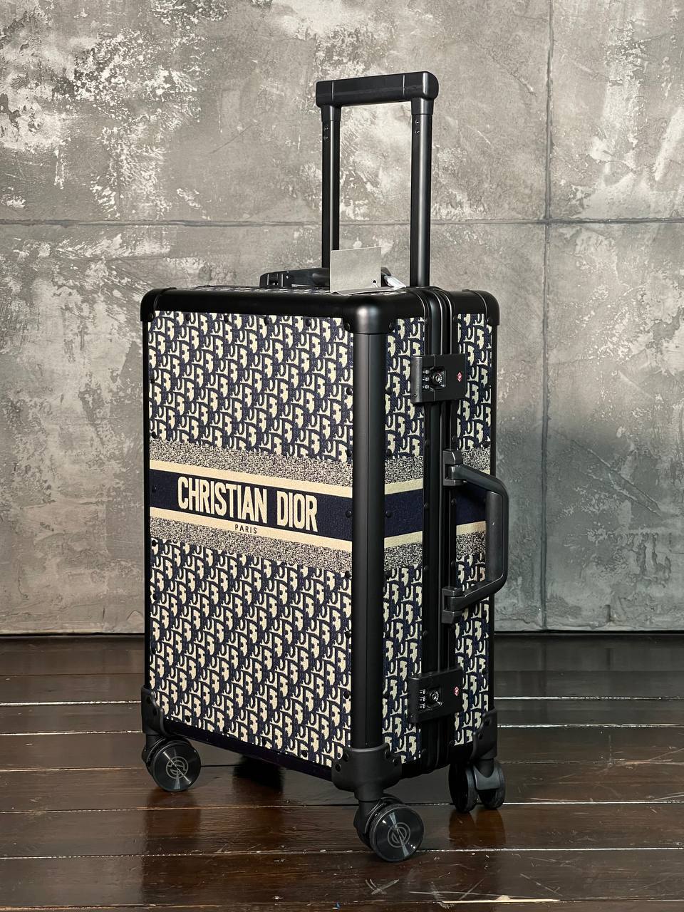 Чемодан Christian Dior 38х57х22см BP-17341 Чемодан Christian Dior 38х57х22см BP-17341