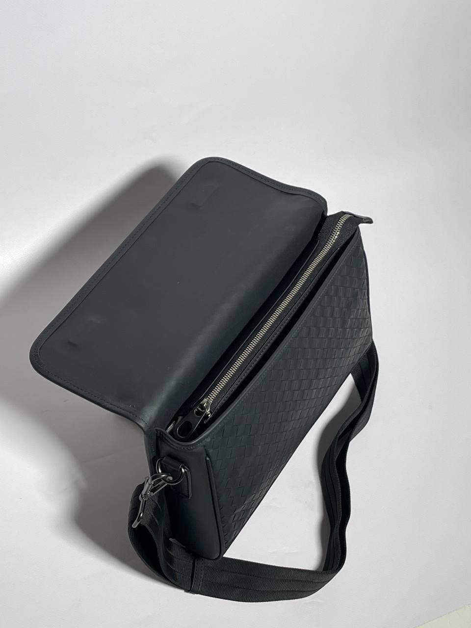 Мессенджер Bottega Veneta стильный BP-39156 Мессенджер Bottega Veneta стильный BP-39156