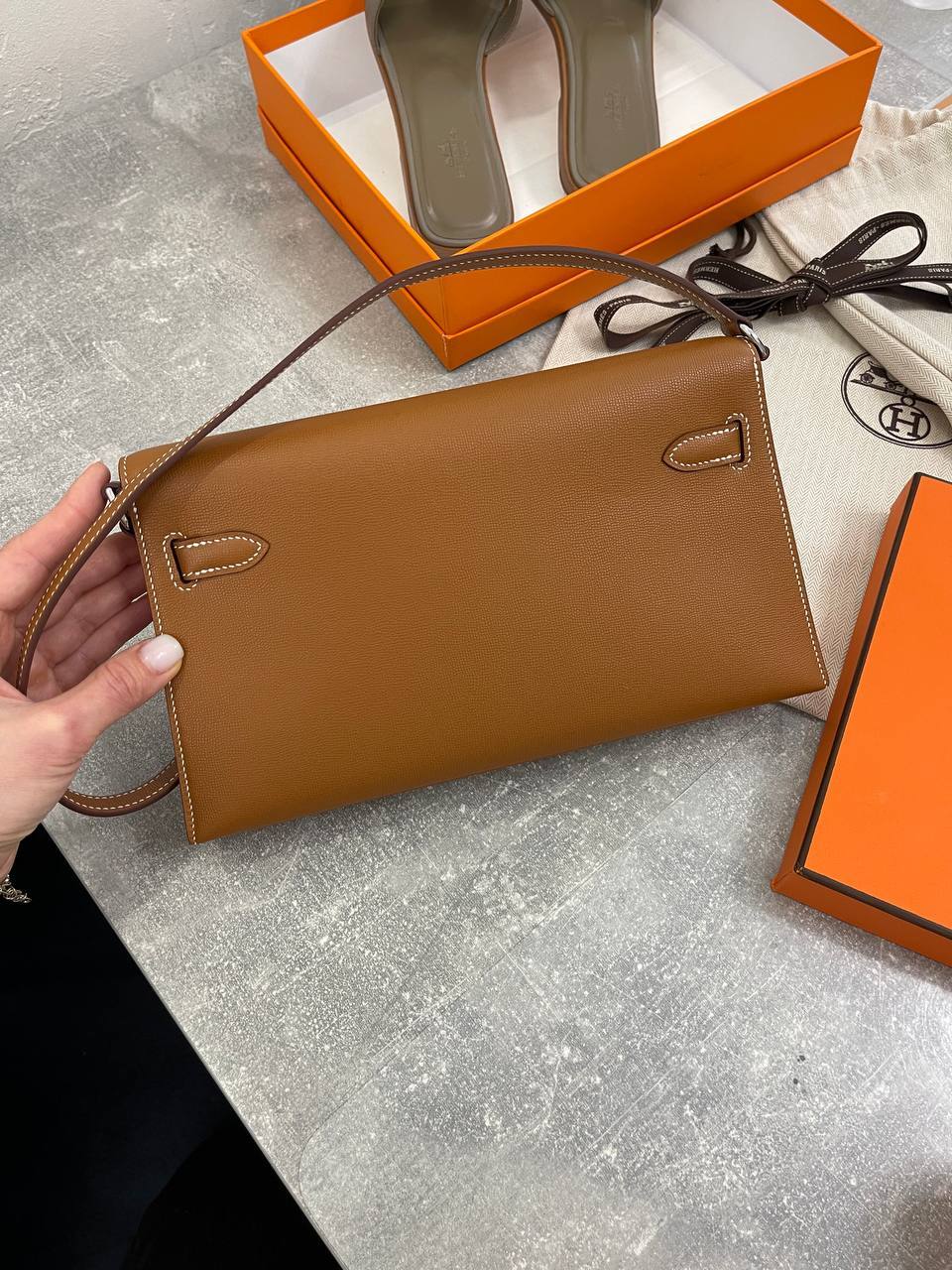 Женская сумка коллекционная Kelly Elan PHW Chevre Hermes BP-46494 Женская сумка коллекционная Kelly Elan PHW Chevre Hermes BP-46494