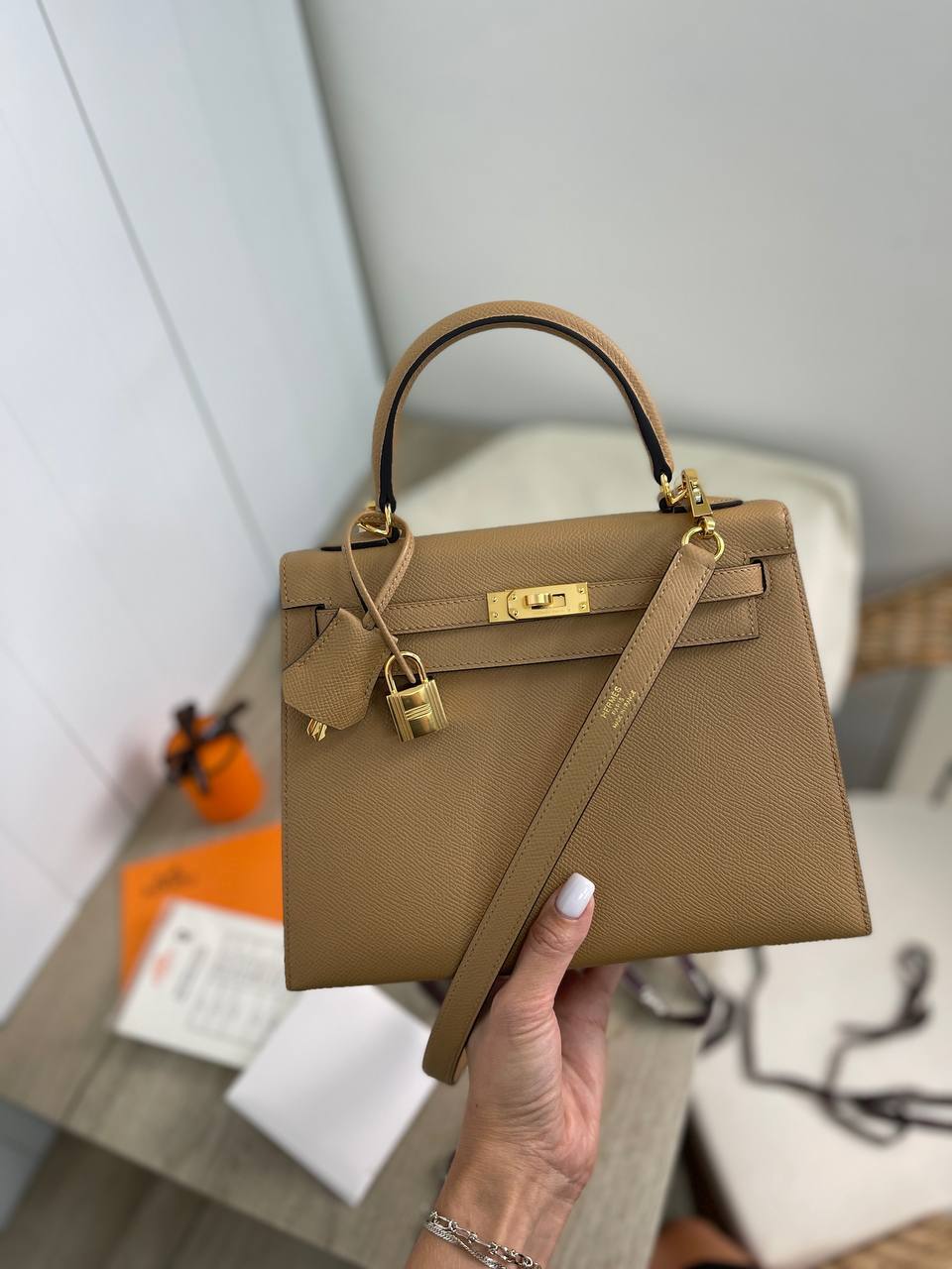 Коллекционная сумка женская Kelly, 25 Epsom GHW Hermes BP-18073 Коллекционная сумка женская Kelly, 25 Epsom GHW Hermes BP-18073