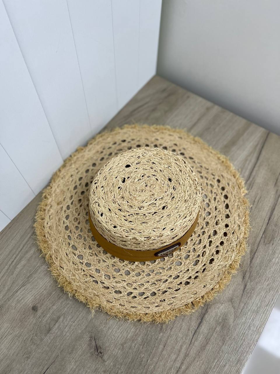 Премиальная шляпа Prada BP-35626 Премиальная шляпа Prada BP-35626